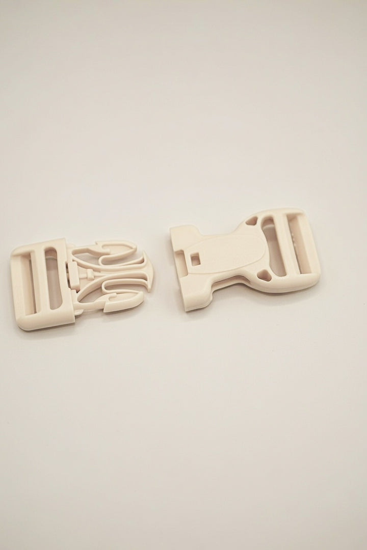 Gesp met veiligheidsknoop 25 mm beige