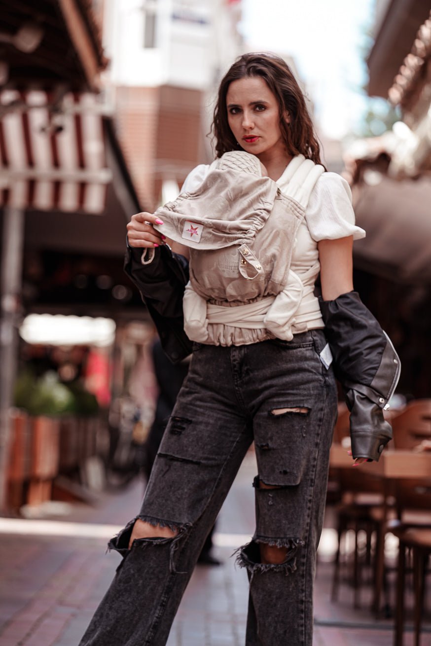 Babytrage TaiTai Silky Skulls - KOKADI