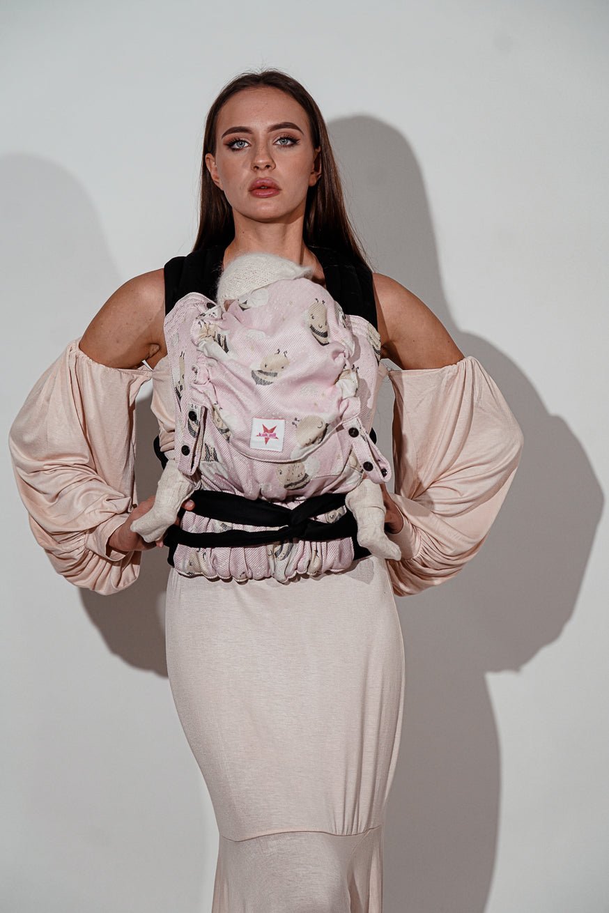 Draagzak TaiTai Maya de wonderbij KOKADI