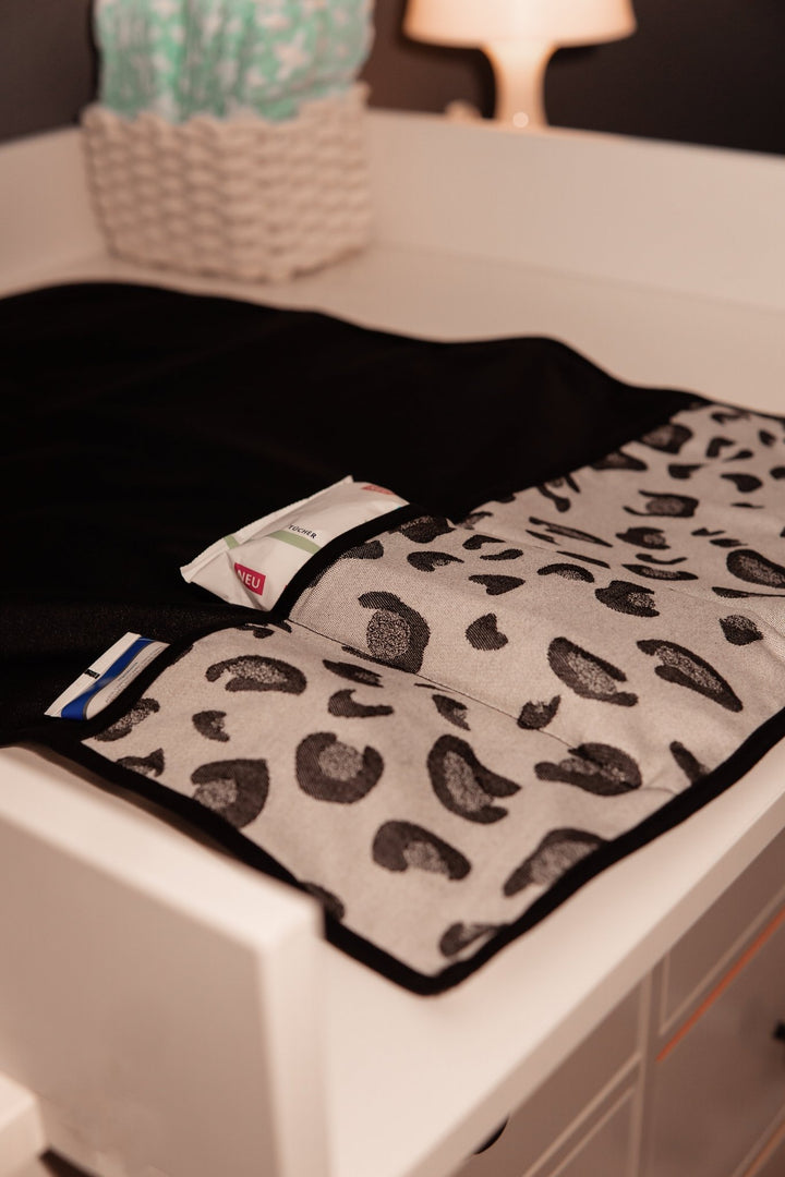 Aankleedkussen Safari Monochroom - KOKADI