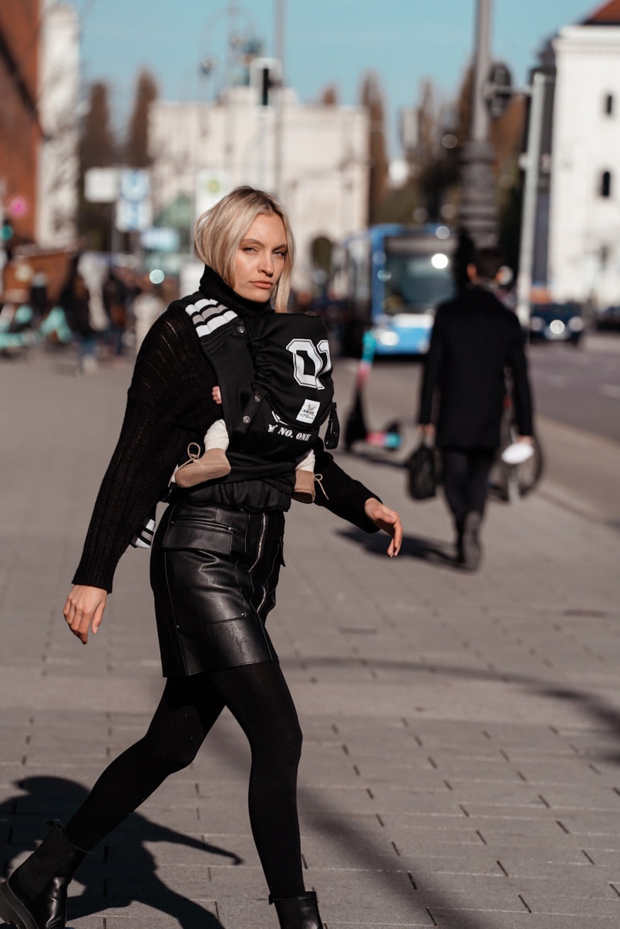 Babydrager Taitai Leo Luan door Fiona Erdmann