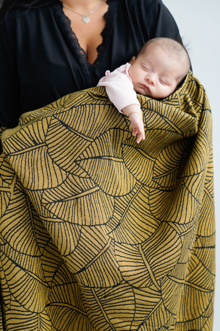 Knuffelende doek/sjaalbladeren lynne