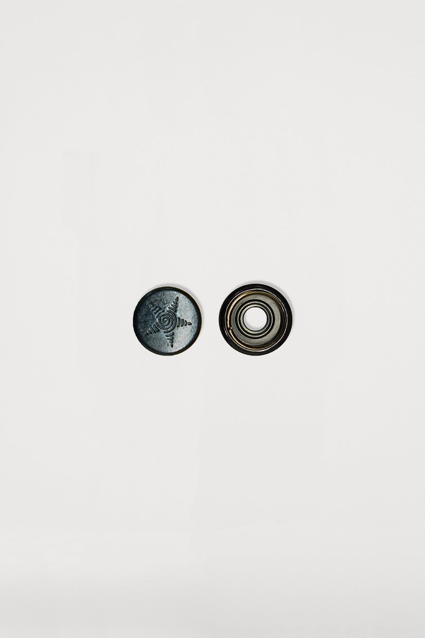 Drukknop vrouwelijk zwart (oud) - KOKADI