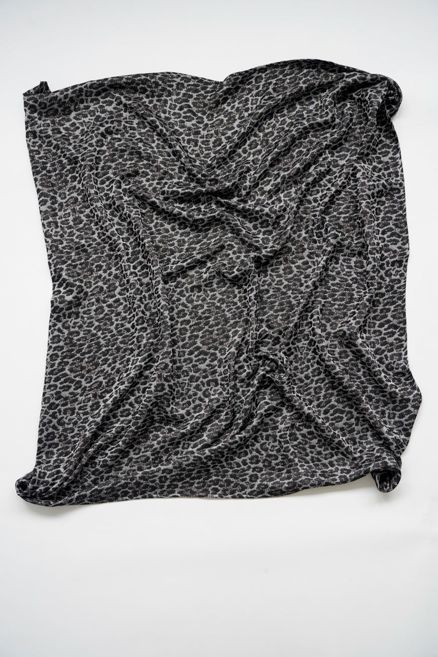 Knuffelige doek/sjaal leylafari